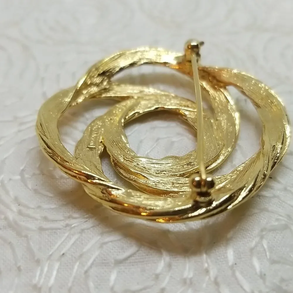 Monet Swirl Brooch Pin Open Gold Tone Circle